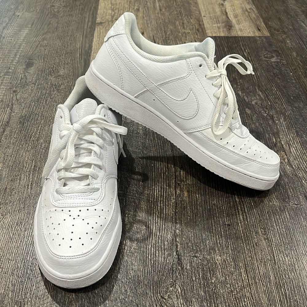 Nike Court Vision Low
Women's Shoes size 11